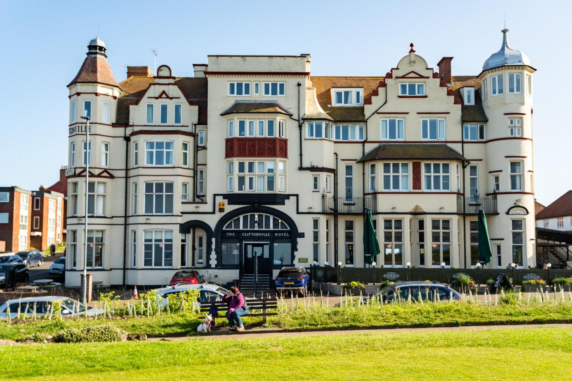 Cliftonville Hotel Cromer Exterior photo